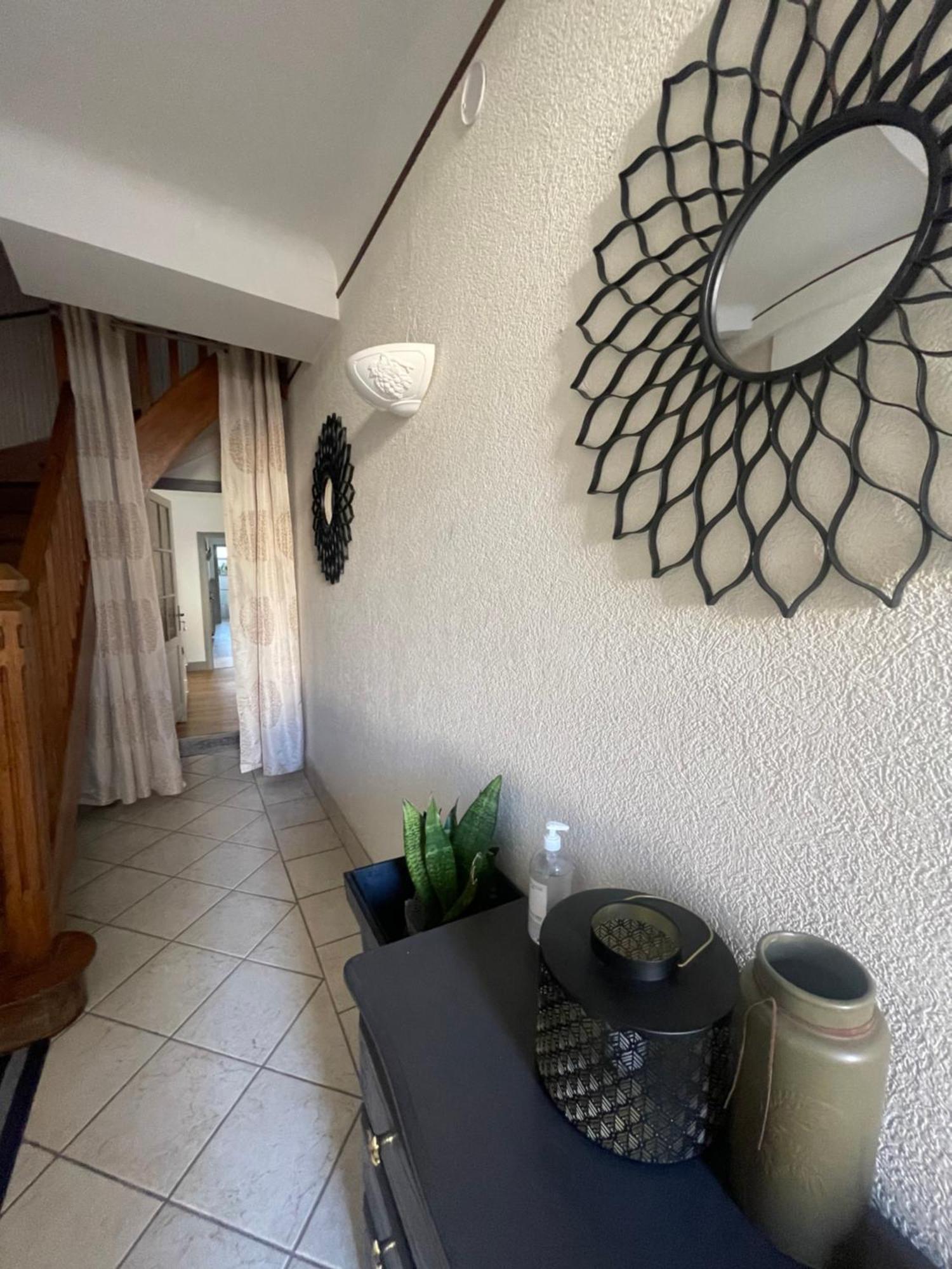 Appartement Moderne Centre Ville, 5 Personnes, 65 M2 스뮤엉옥수아 외부 사진