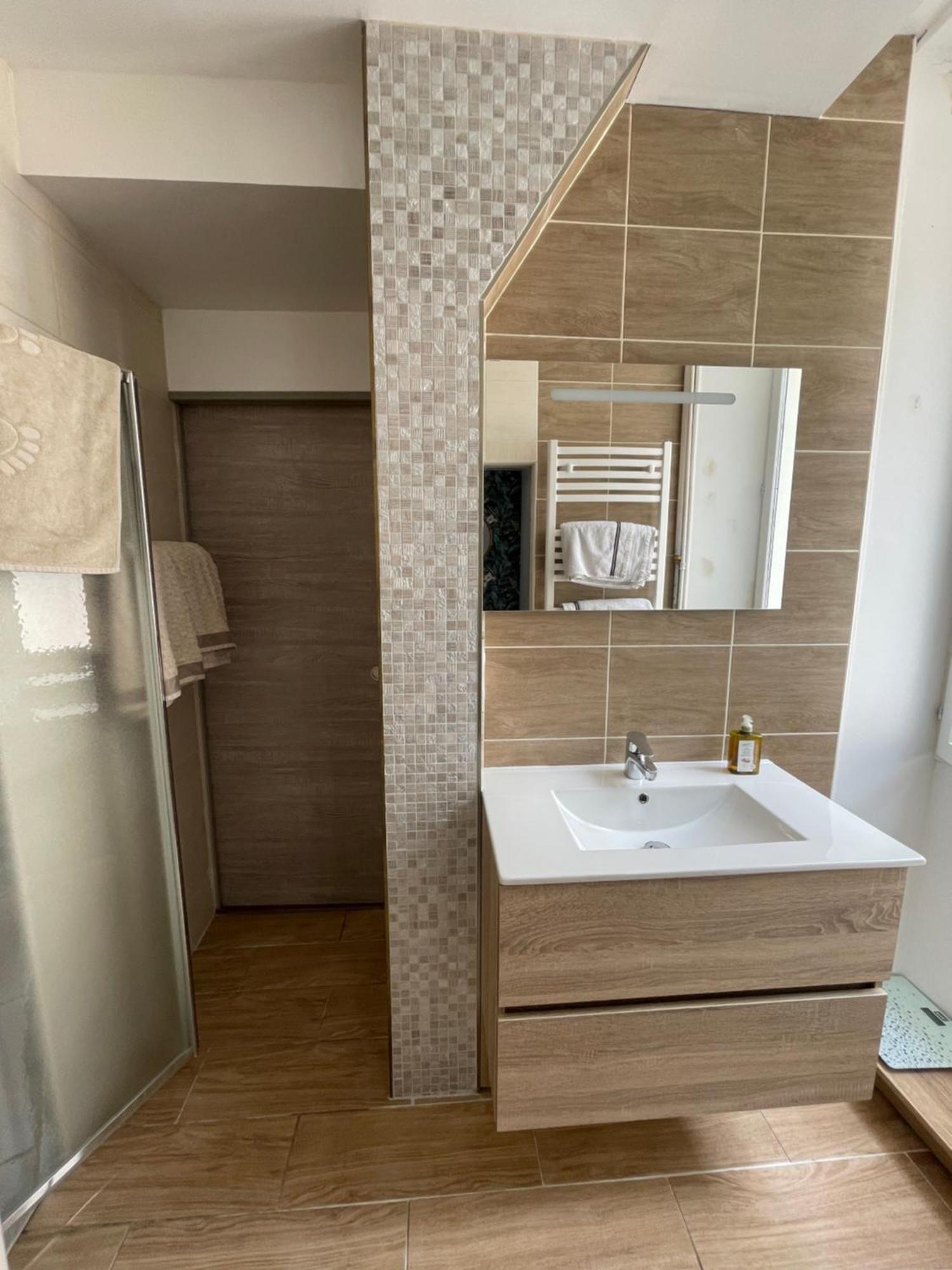 Appartement Moderne Centre Ville, 5 Personnes, 65 M2 스뮤엉옥수아 외부 사진