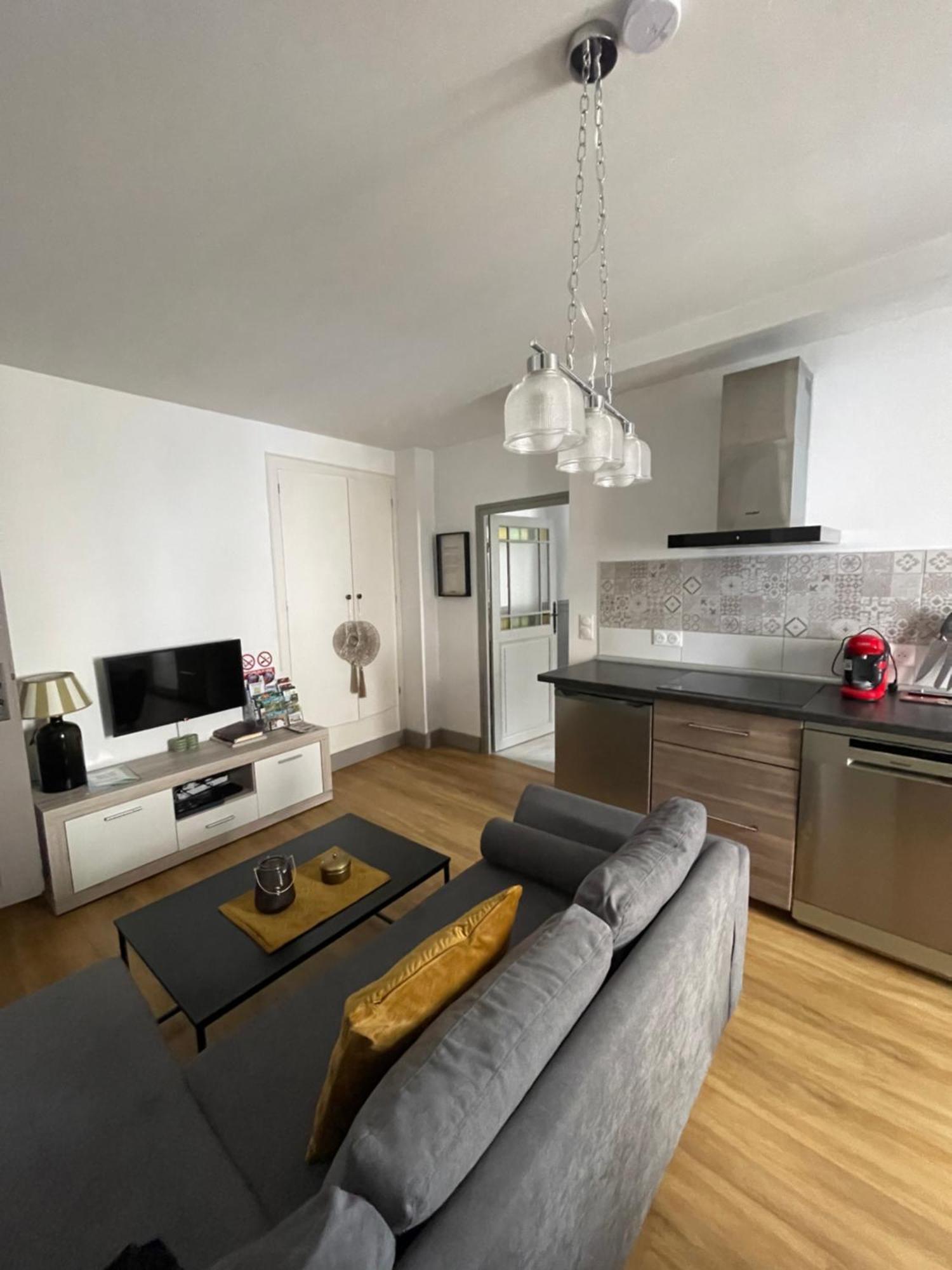 Appartement Moderne Centre Ville, 5 Personnes, 65 M2 스뮤엉옥수아 외부 사진