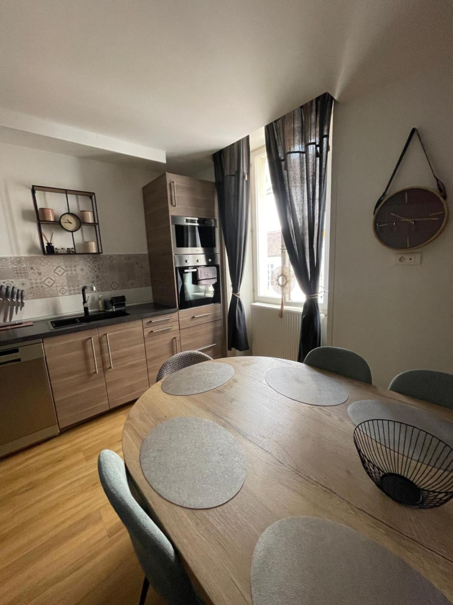 Appartement Moderne Centre Ville, 5 Personnes, 65 M2 스뮤엉옥수아 외부 사진
