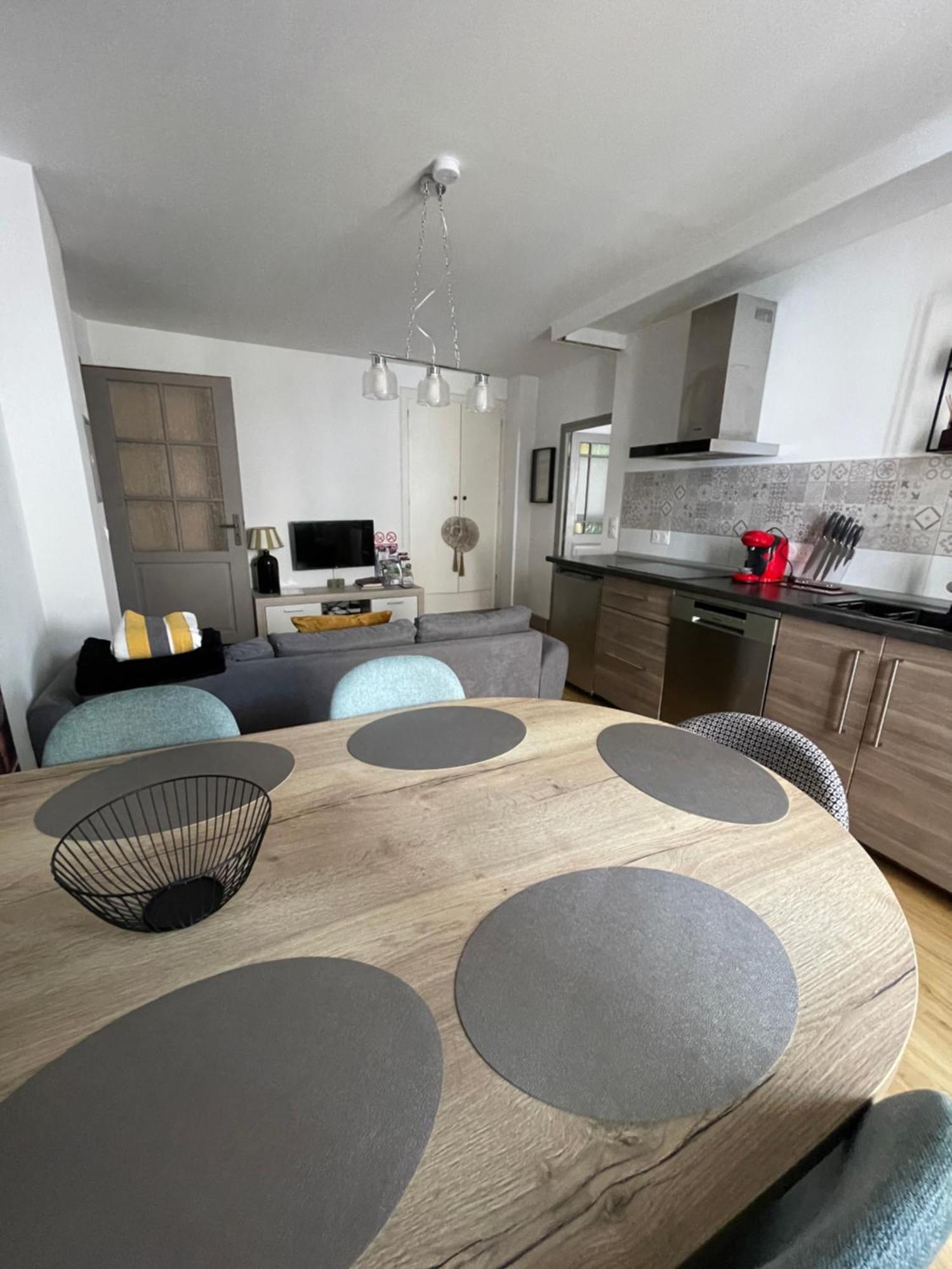 Appartement Moderne Centre Ville, 5 Personnes, 65 M2 스뮤엉옥수아 외부 사진
