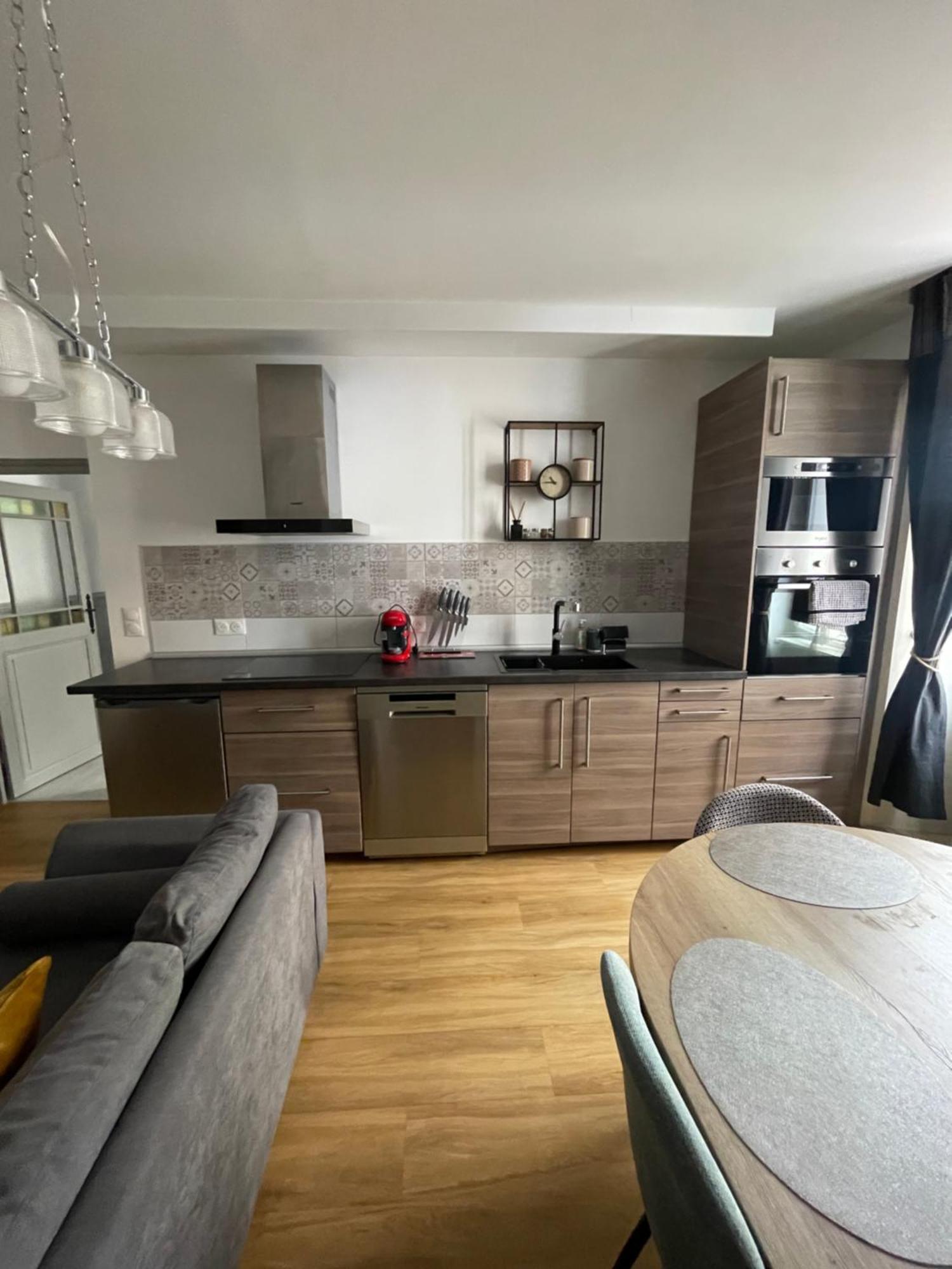 Appartement Moderne Centre Ville, 5 Personnes, 65 M2 스뮤엉옥수아 외부 사진